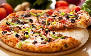 pizza 33 salami and black olives