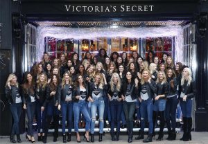 vic-20-outside-the-victorias-secret-shop-on-new-bond-street-in-central-london-2014